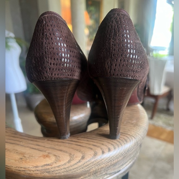 Amalfi by Rangoni ladies pumps brown. Made in Italy 8.5 Narrow. Very good cond - Picture 3 of 16